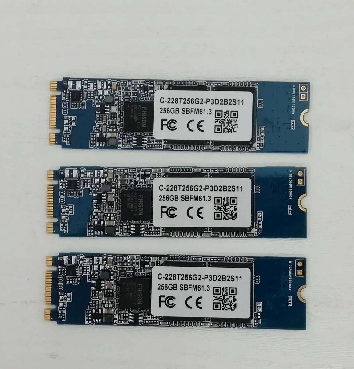 【3枚セット】Crucial C-228T256G2-P3D2B2S11 中古SSD M.2 SATA 256GB 中古品 ゆうパケット発送 代引き・日時指定不可【H24031812】_画像1