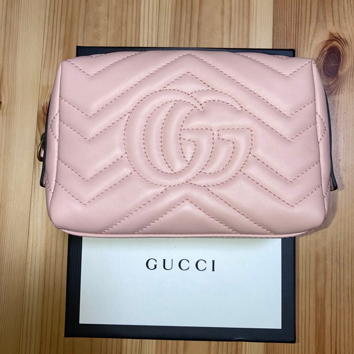 GUCCI　GGマーモントコスメポーチ　