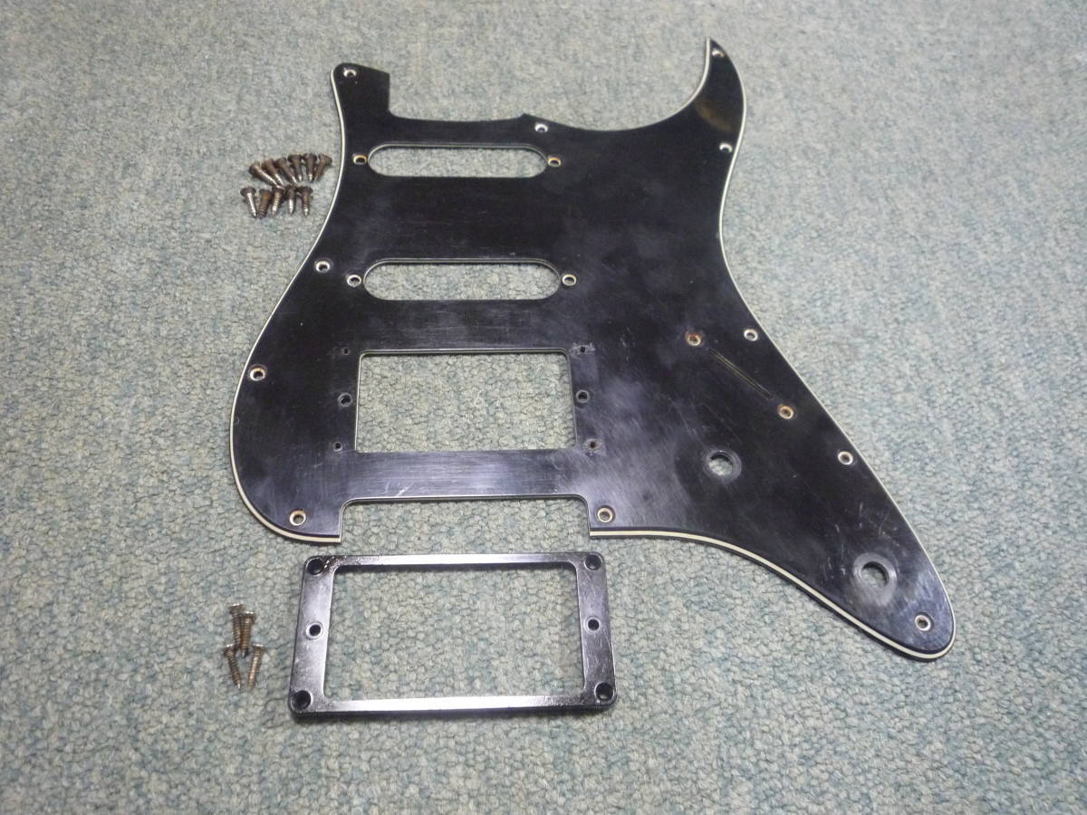 1980年代製 FERNANDES SSH-40用 Pickguard Black 3PLY SSH 11点留め ストラトタイプ シンクロ用 ピックガード エスカッション割れありの画像1