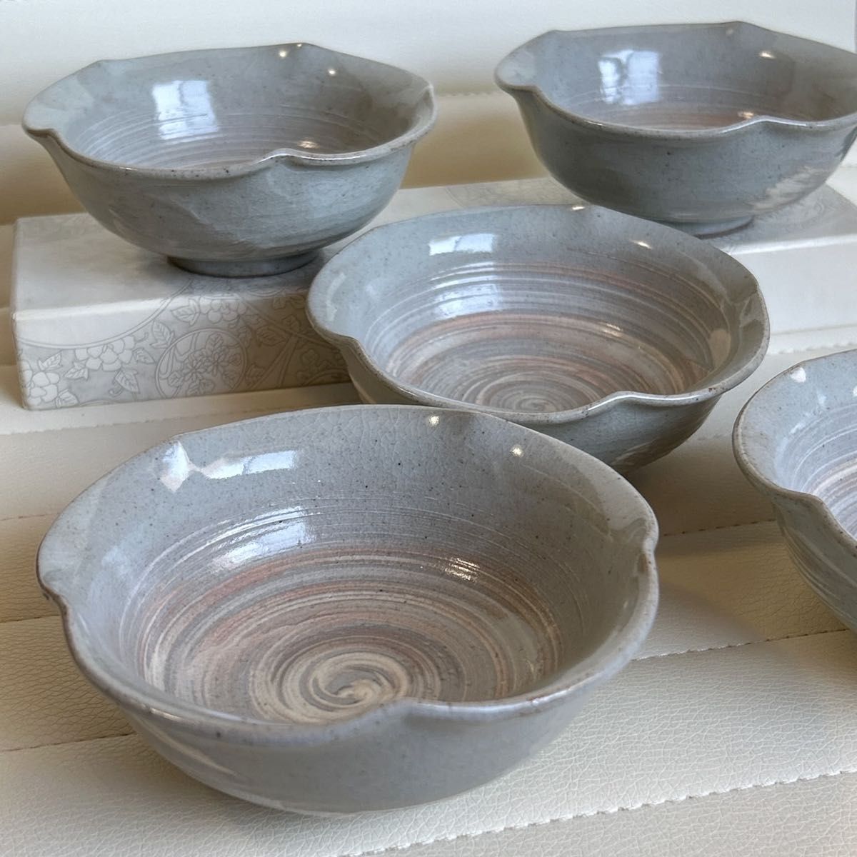 三洋陶器　龍峰窯　つみき　輪花鉢　５枚セット　小鉢　刷毛目　土物　花型小鉢　和食器