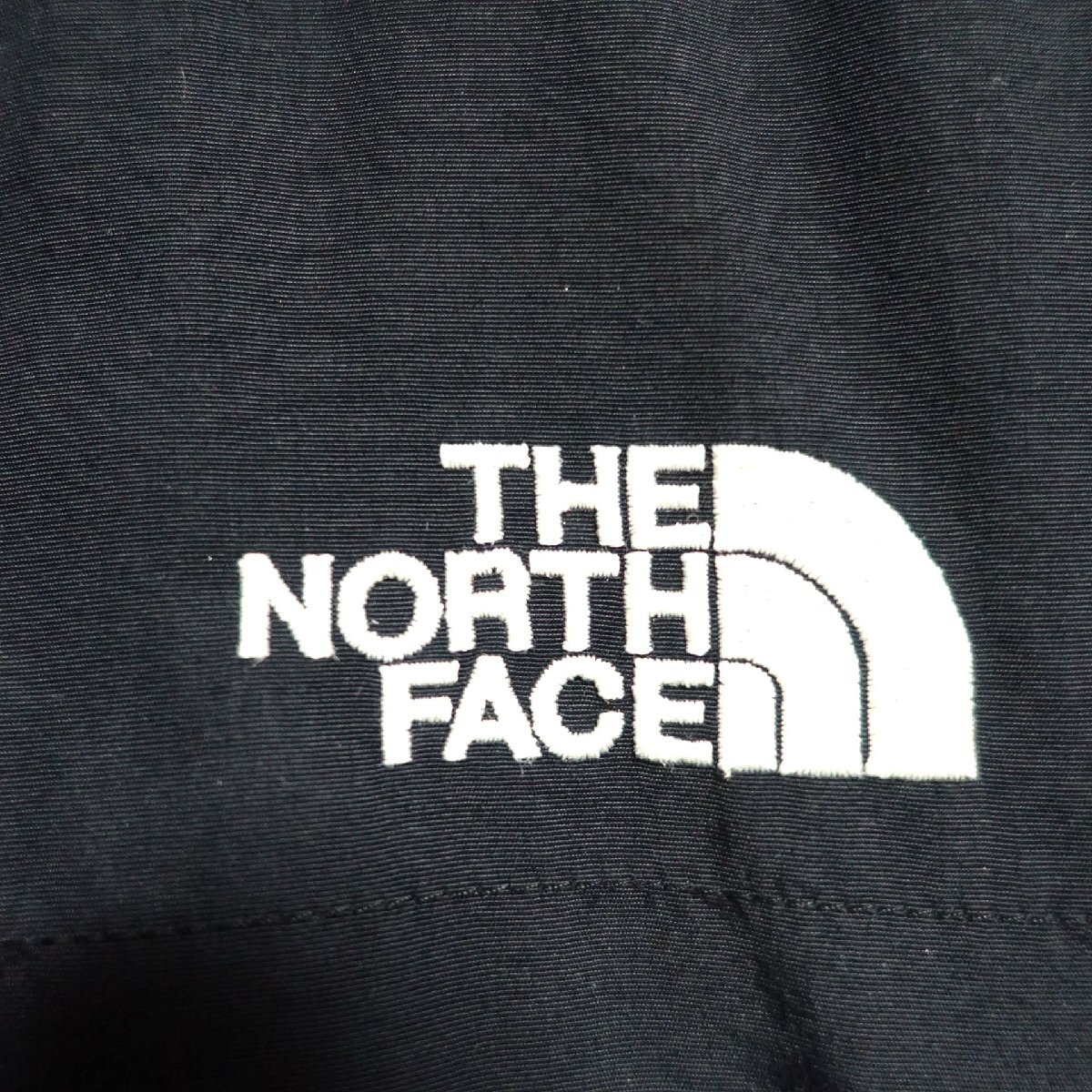 THE NORTH FACE ノースフェイス 腕ロゴ マウンテンパーカー メンズ Sサイズ 正規品 ブラック A4906の画像4