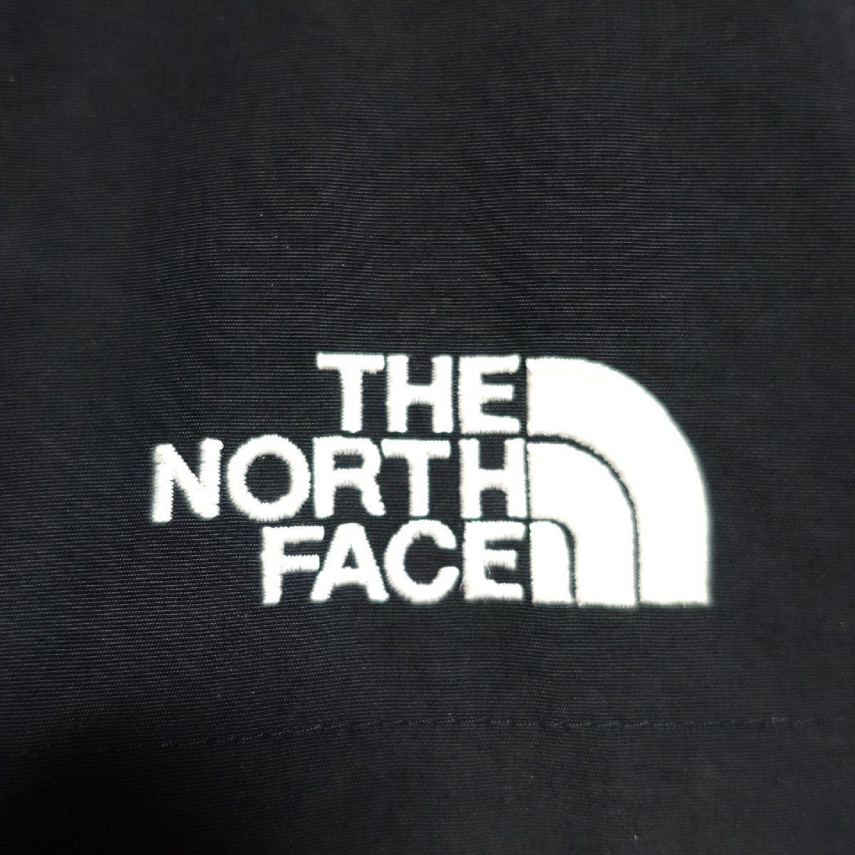 THE NORTH FACE ノースフェイス 腕ロゴ マウンテンパーカー メンズ Sサイズ 正規品 ブラック A4934_画像4