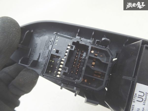 [ actual work remove ] GFC27 Serena power window switch panel P/W right side right driver`s seat side only 25401-5TT0A 80960-5TA0A black foundation interior shelves 2-1