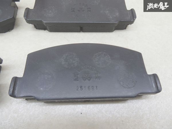 [ unused outlet ] Toyota original AE86 Levin Trueno front brake pad left right set 04465-12370 shelves 9-2