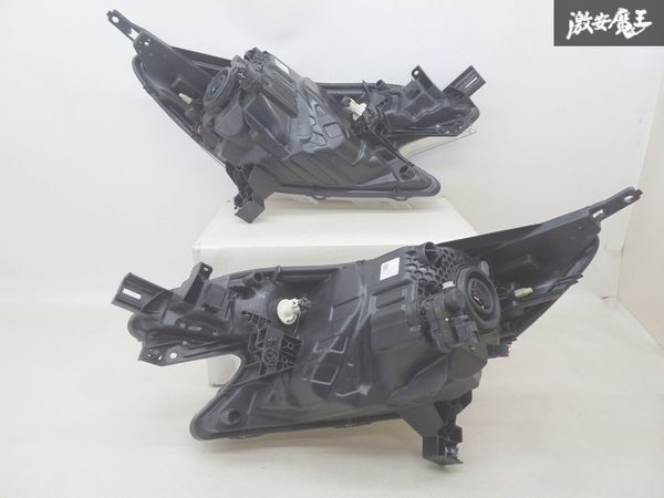 【美品】 日産 純正 E12 NE12 ノート H25年式 ハロゲン ヘッドライト ヘッドランプ 左右セット レベライザー付き ICHIKOH 1868 棚16-3の画像6