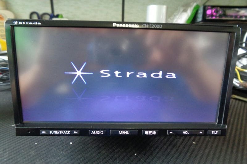 売り切り Panasonic パナソニック Strada ストラーダ メモリーナビ SDナビ 地図2013 TV CD カーナビ CN-E200D B04877-GYA80の画像1