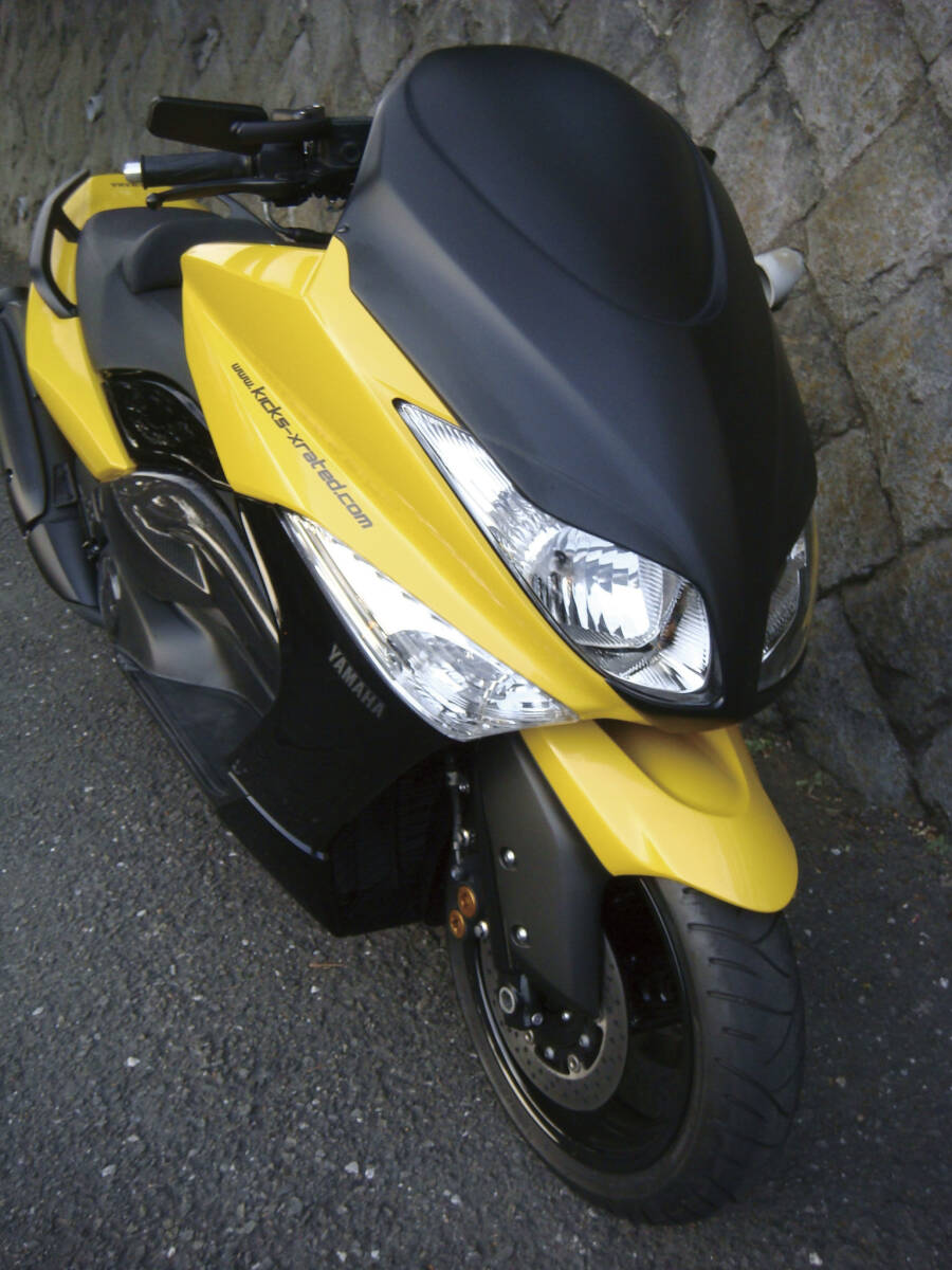 MOTO SERVICE MAC製 TMAX(SJ08J)用 KICKS Xrated フェイスコンバート ミラー穴無しタイプ　T-MAX_フェイスコンバート装着例