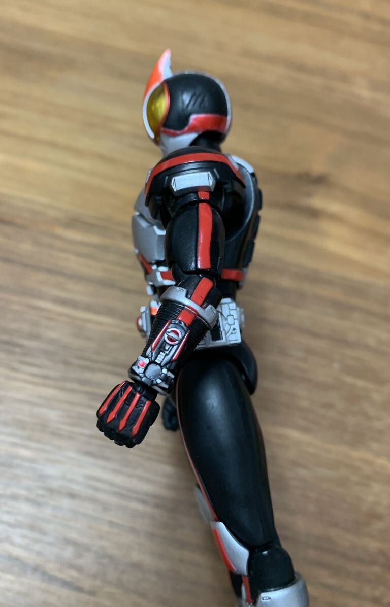 S.H.フィギュアーツ 仮面ライダーファイズ ファイズアクセル付き S.H.Figuarts 仮面ライダー555 中古品現状品