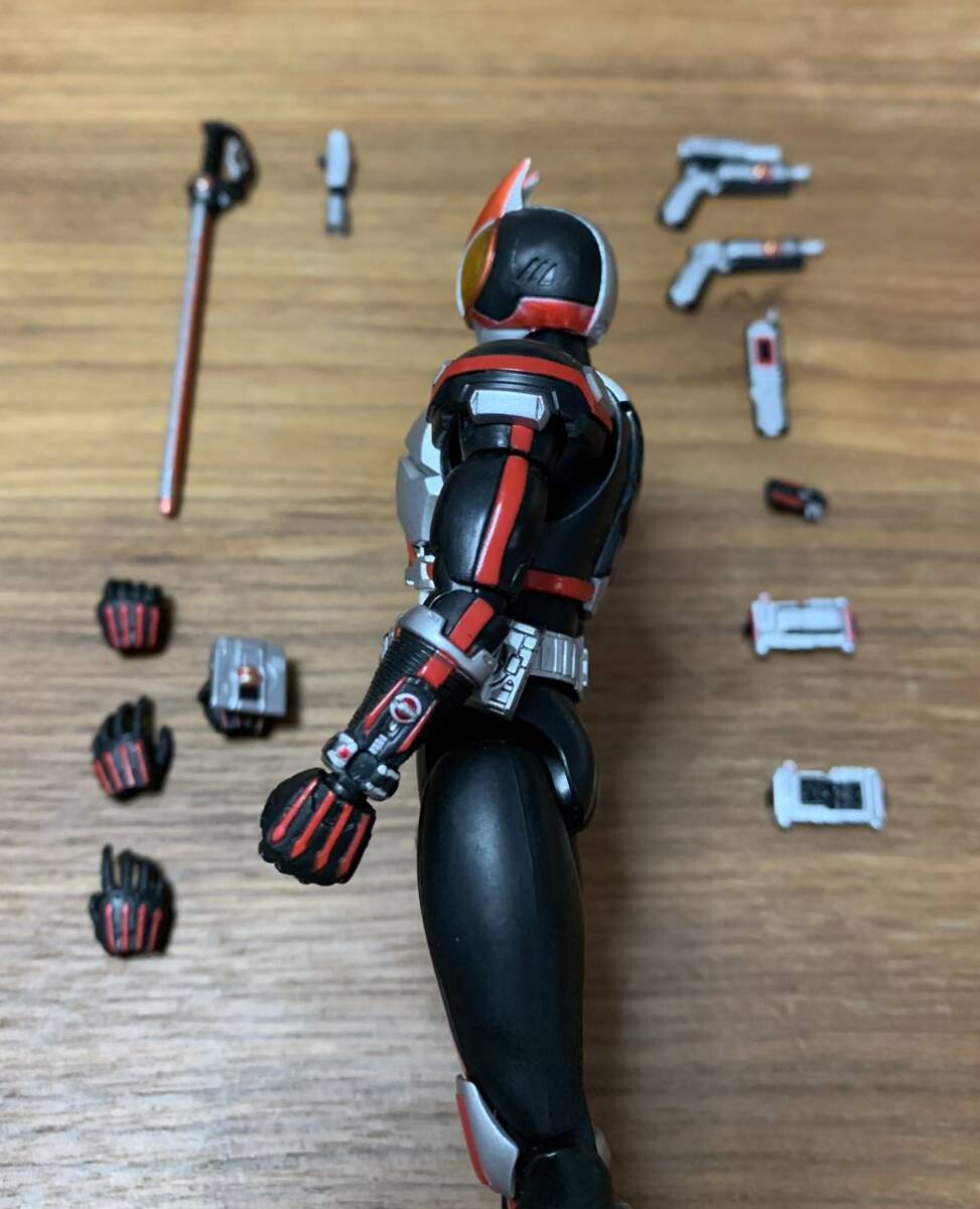 S.H.フィギュアーツ 仮面ライダーファイズ　ファイズアクセル付き　S.H.Figuarts　仮面ライダー555 中古品現状品