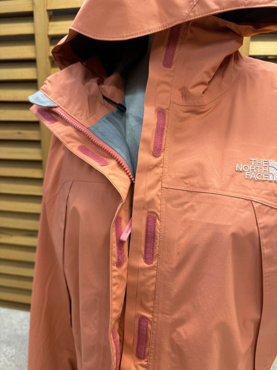 Y送料無料 S002 【THE NORTH FACE】 ノースフェイス ドットショットジャケット Mサイズ NPW61320 中古 汚れ有 オレンジ系_画像4