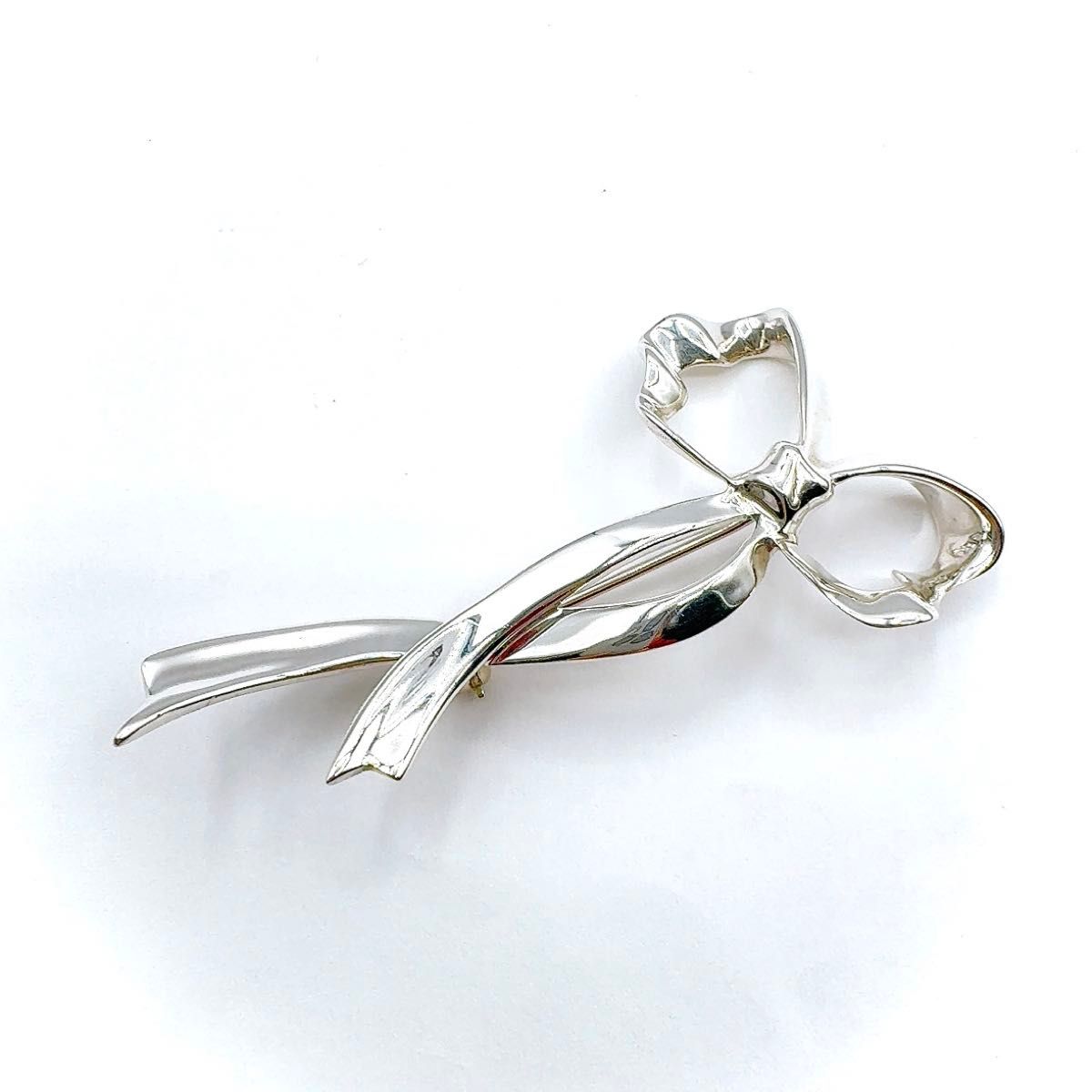 美品✨ティファニー　リボン　ブローチ　コサージュ　sv925 シルバー　大人気 美品✨ティファニー リボン ブローチ コサージュ sv925 シルバー