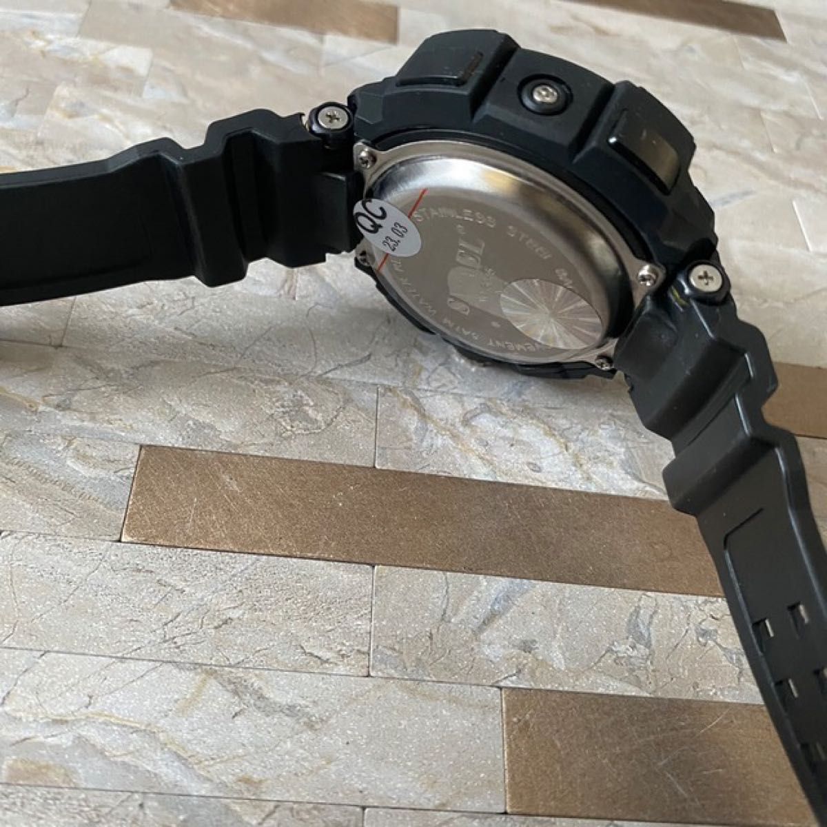 新品送料無料メンズ腕時計デジタル多機能メンズLEDブラック×ゴールド