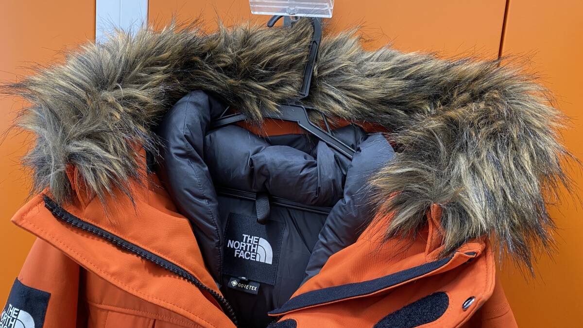 【美品】THE NORTH FACE Antarctica Parka ノースフェイス アンタークティカパーカー オレンジ Sサイズ ND91807 ダウン 防寒 メンズ_画像2