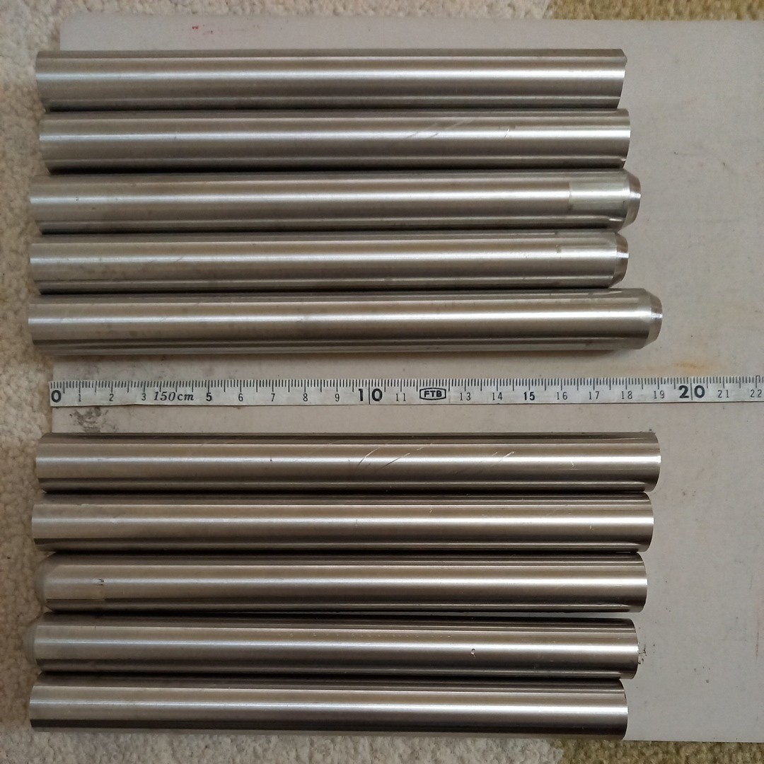 中古　端材　非鉄金属　SUS303（ステンレス丸棒）φ18　計10本　約3.5kg_画像1