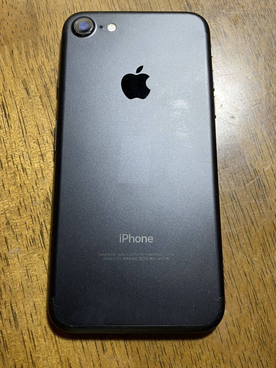 送料無料 au Apple iPhone7 32GB ブラック 中古 本体 白ロム 訳あり品_画像5