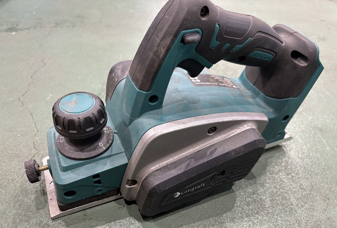 マキタ 互換 充電式 カンナ 工具 電動カンナ 木工 小型 コードレス 18ボルト 14.4ボルト makita バッテリー 対応_画像3