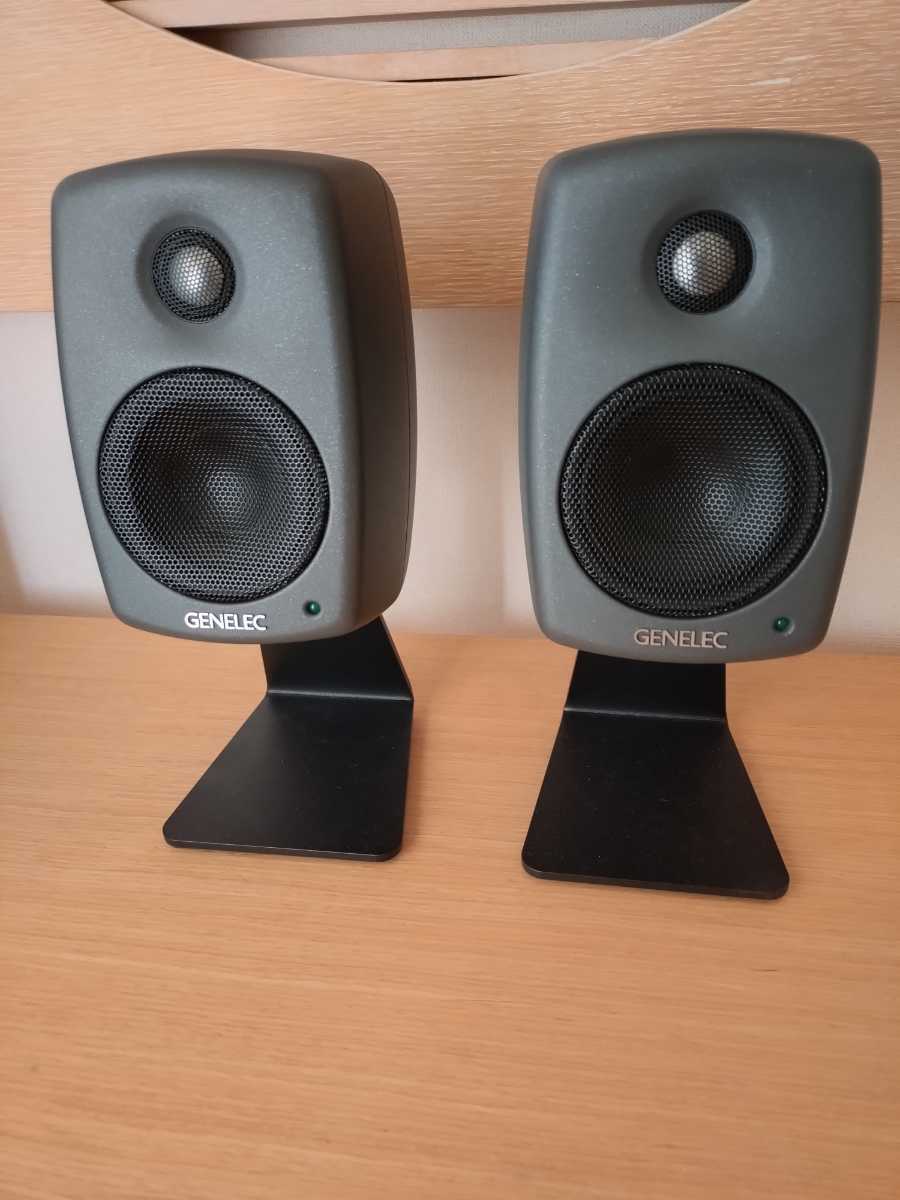 GENELEC パワードモニタースピーカー 8010A ペア 専用スタンド付 新品同様_画像1