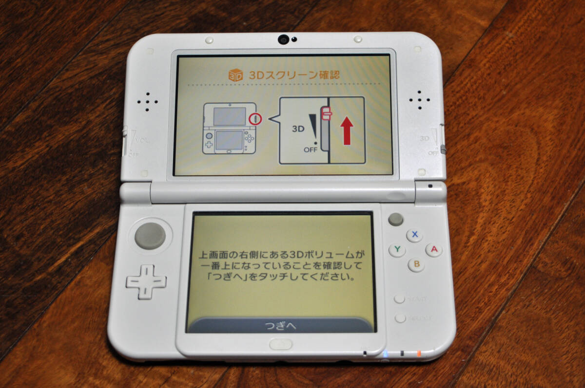 New ニンテンドー 3DS LL パール ホワイト ( PEARL WHITE ) 付属品有り 任天堂 IPS液晶搭載？ Nintendo 一部付属品未開封