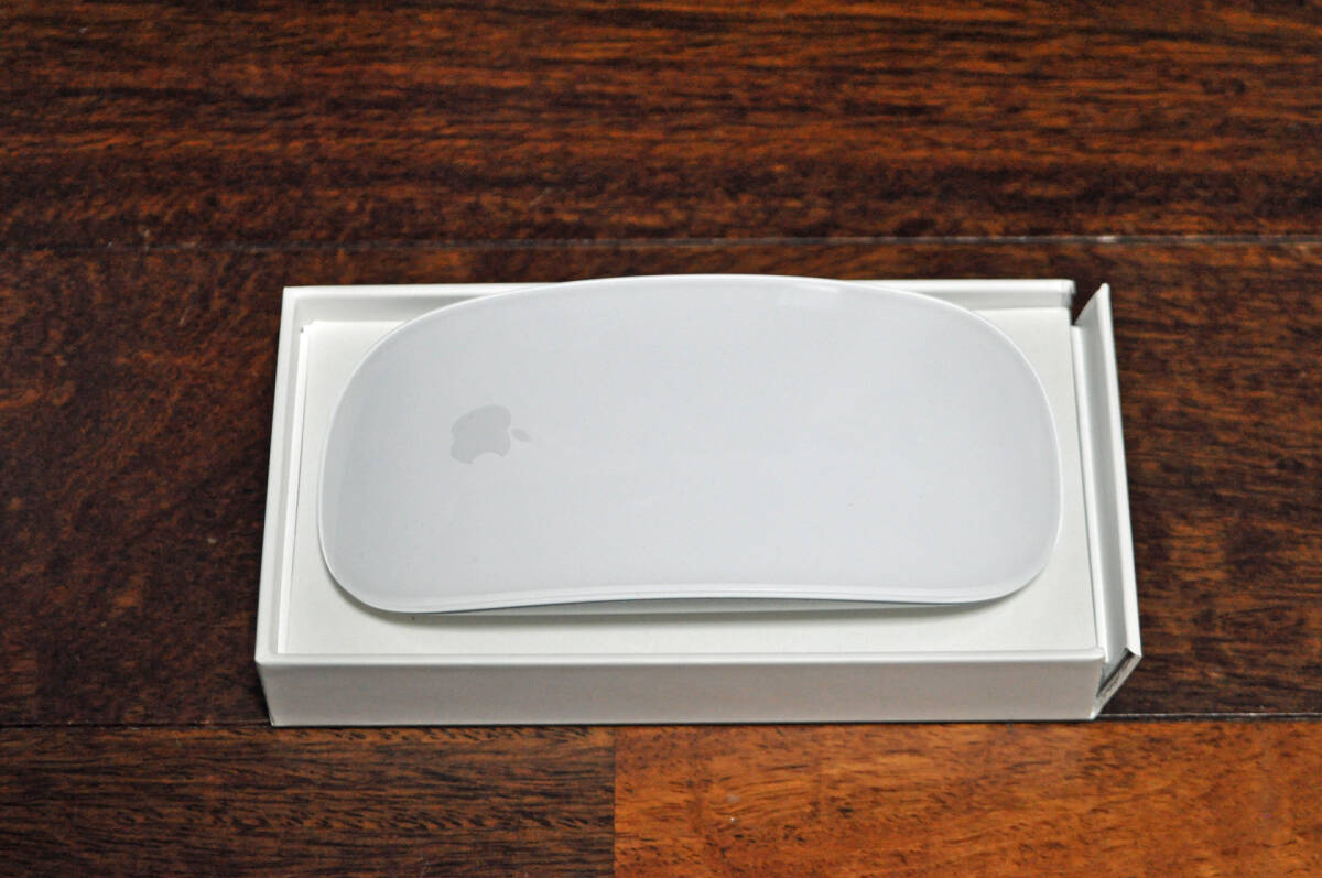 Apple純正 Magic Mouse ( マジックマウス ) White（ ホワイト ) MK2E3J/A マルチタッチ 対応 Wireless マウス Model A1657の画像1