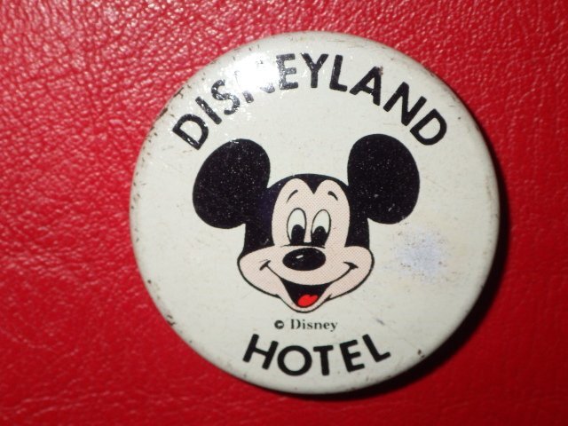 80’S★USA★ディズニーランドホテル★ミッキーマウス★缶バッジ★6★ビンテージ★DISNEYLAND HOTEL★Mickey Mouse★デッドストック_画像1