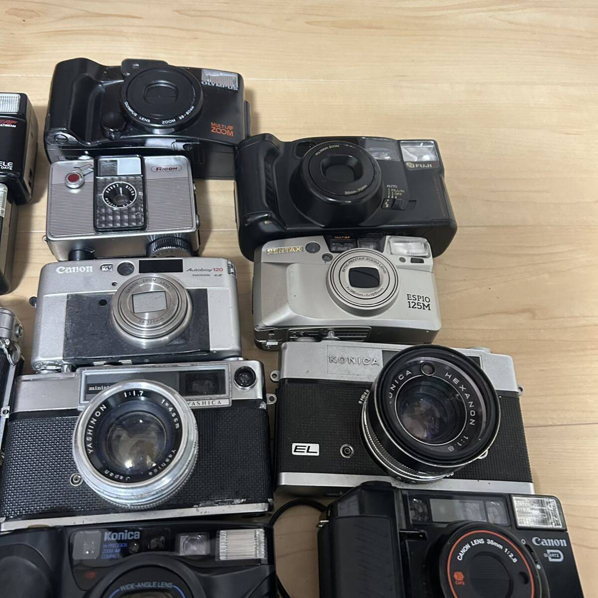 大量27台フィルムカメラ OLYMPUS MINOLTA Canon PENTAX RICOH Nikon Autoboy YASHICA pen μ AUTO half FUJIFILM acom1 espio Konica の画像4