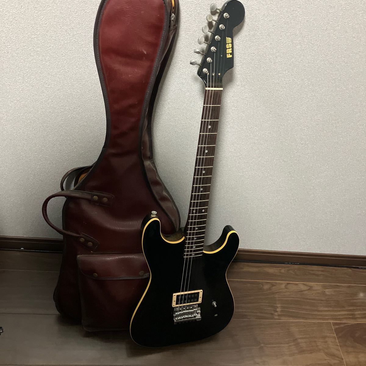 【I 031】エレキギター