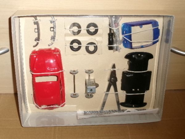 [ブリキ]TINTOY CAR CONSTRUCTION KIT 赤_車両の長さ１１センチ