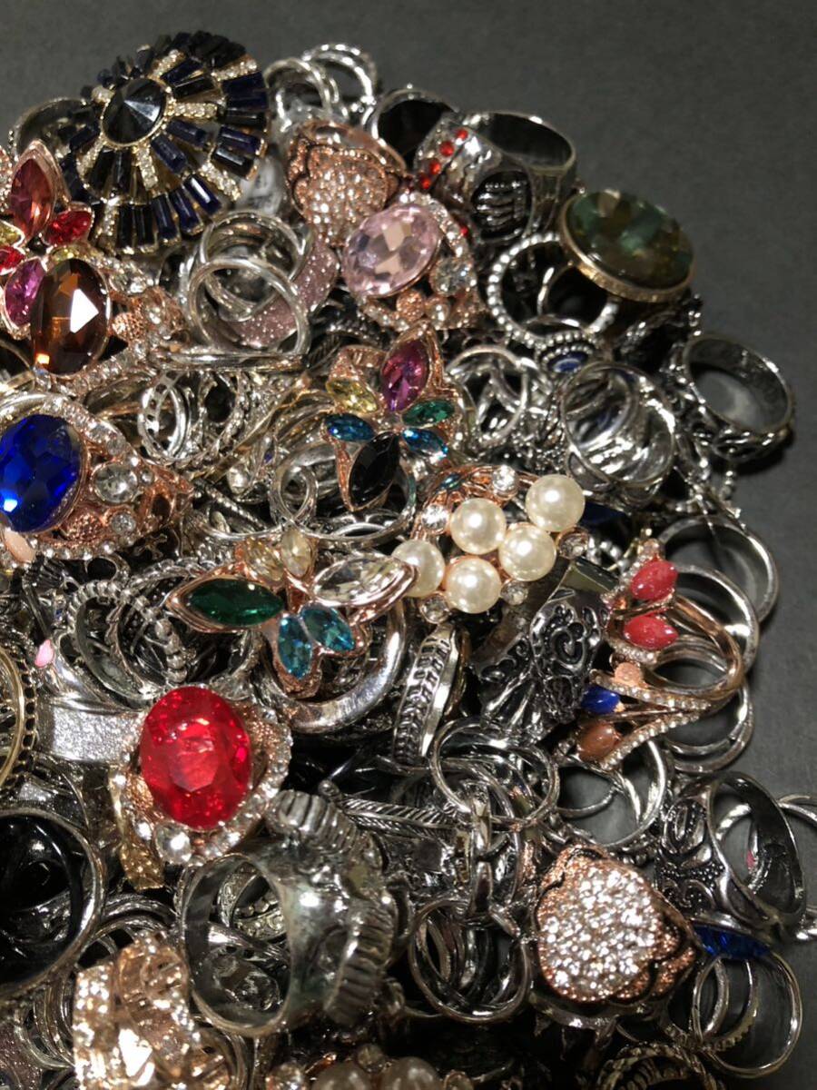 アクセサリーまとめ売り指輪 リング 総重量1.4kg以上 昭和レトロ指輪 ヴィンテージ系 装飾品 大量 セット まとめて ジャンク品含むの画像5
