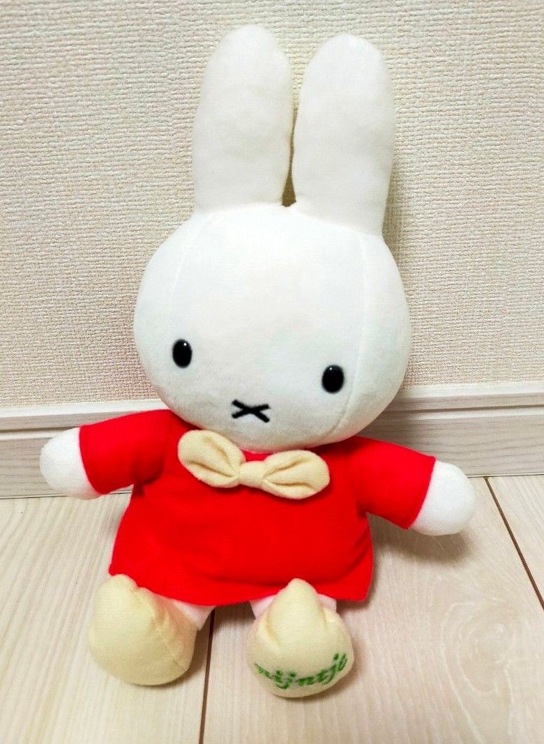 ミッフィーぬいぐるみ ハウステンボス 赤い服|Yahoo!フリマ(旧 ミッフィーぬいぐるみ ハウステンボス 赤い服|Yahoo!フリマ(旧