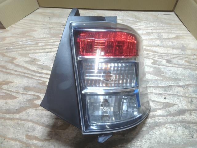 iQ NGJ10 right tail lamp 