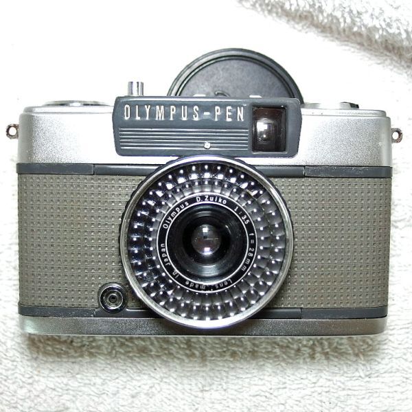 オリンパス Olympus Pen EE-2 35mm ハーフフィルムカメラ ケース付（中古動作品）の画像1