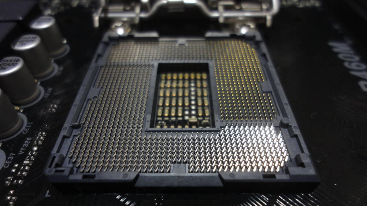 ASRock B460M MicroATXマザーボード ジャンク CPUソケット：LGA1200 ジャンク品 付属品I/Oパネル その2の画像3