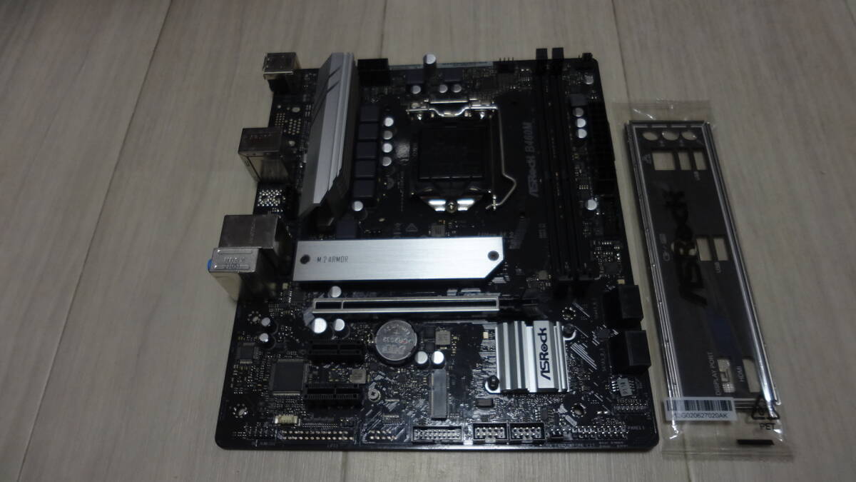 ASRock B460M MicroATXマザーボード ジャンク CPUソケット：LGA1200 ジャンク品 付属品I/Oパネル その3_画像3