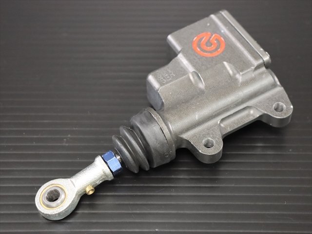 激安!ブレンボ製13mm削り出しスクエアタンク一体型リアブレーキ 激安!ブレンボ製13mm削り出しスクエアタンク一体型リアブレーキ