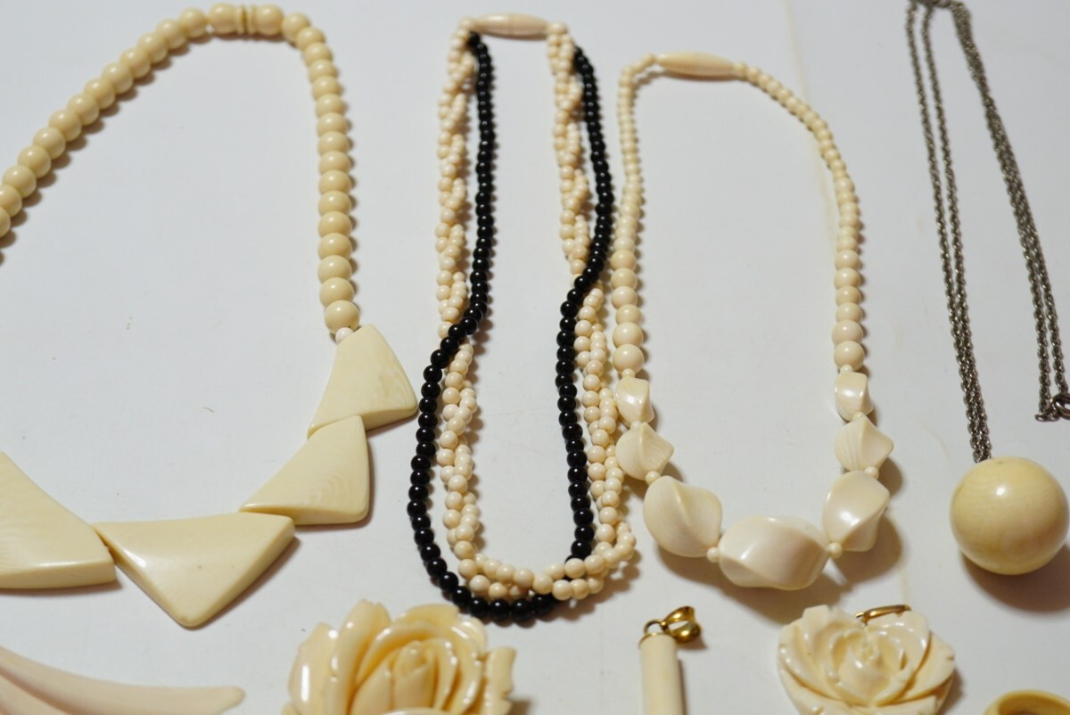 8 large amount cream series / necklace / pendant / brooch / ring / ring / Vintage / accessory /. summarize / together / set sale / set / ornament 