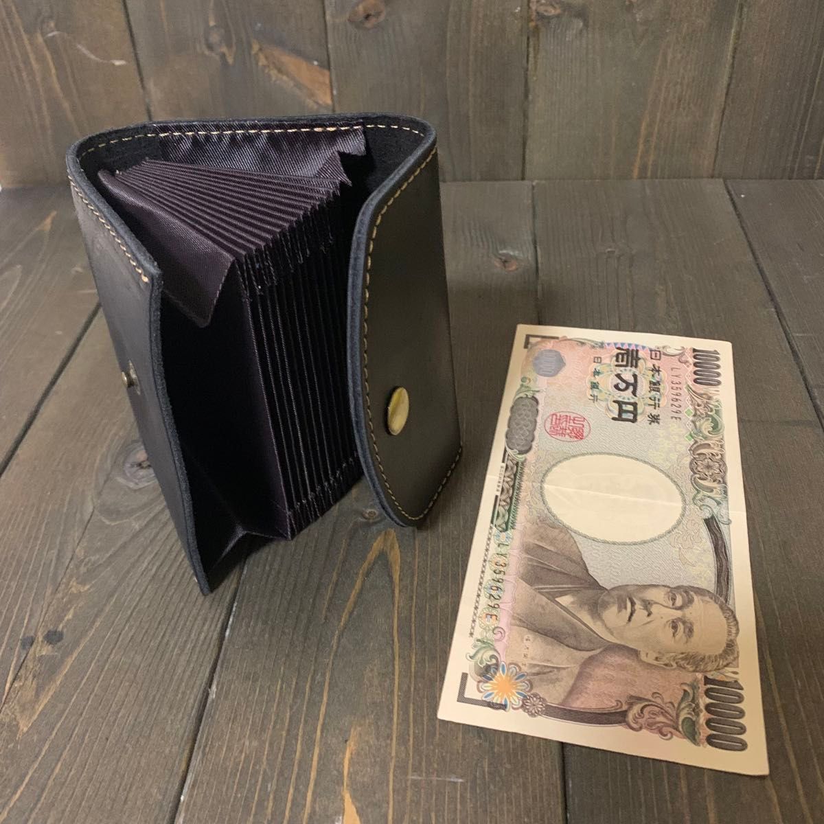 高級■クレイジーホースレザーレザー コンパクト 財布■カードケース■ブラック