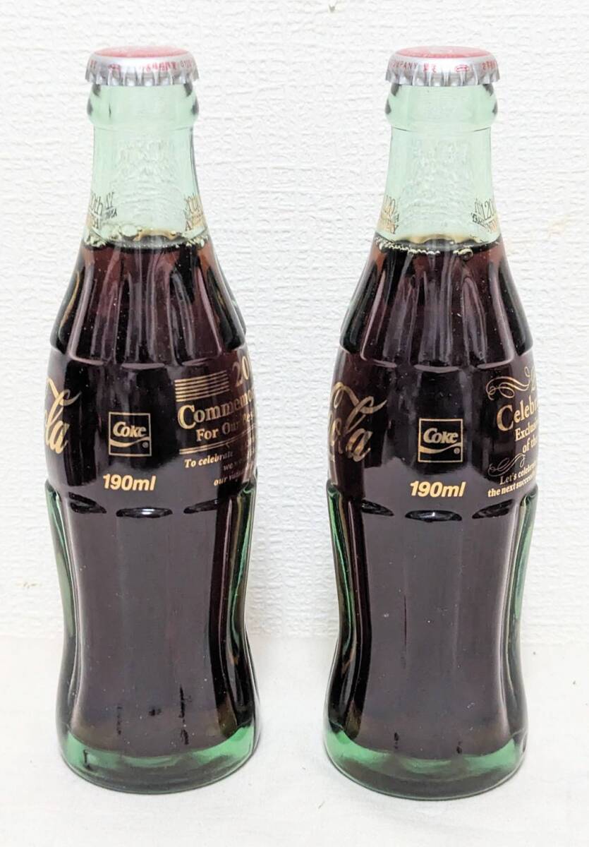 コカコーラ　2006年　120周年記念ボトル　２箱まとめて　中身あり　ノベルティ　ガラス瓶_画像4