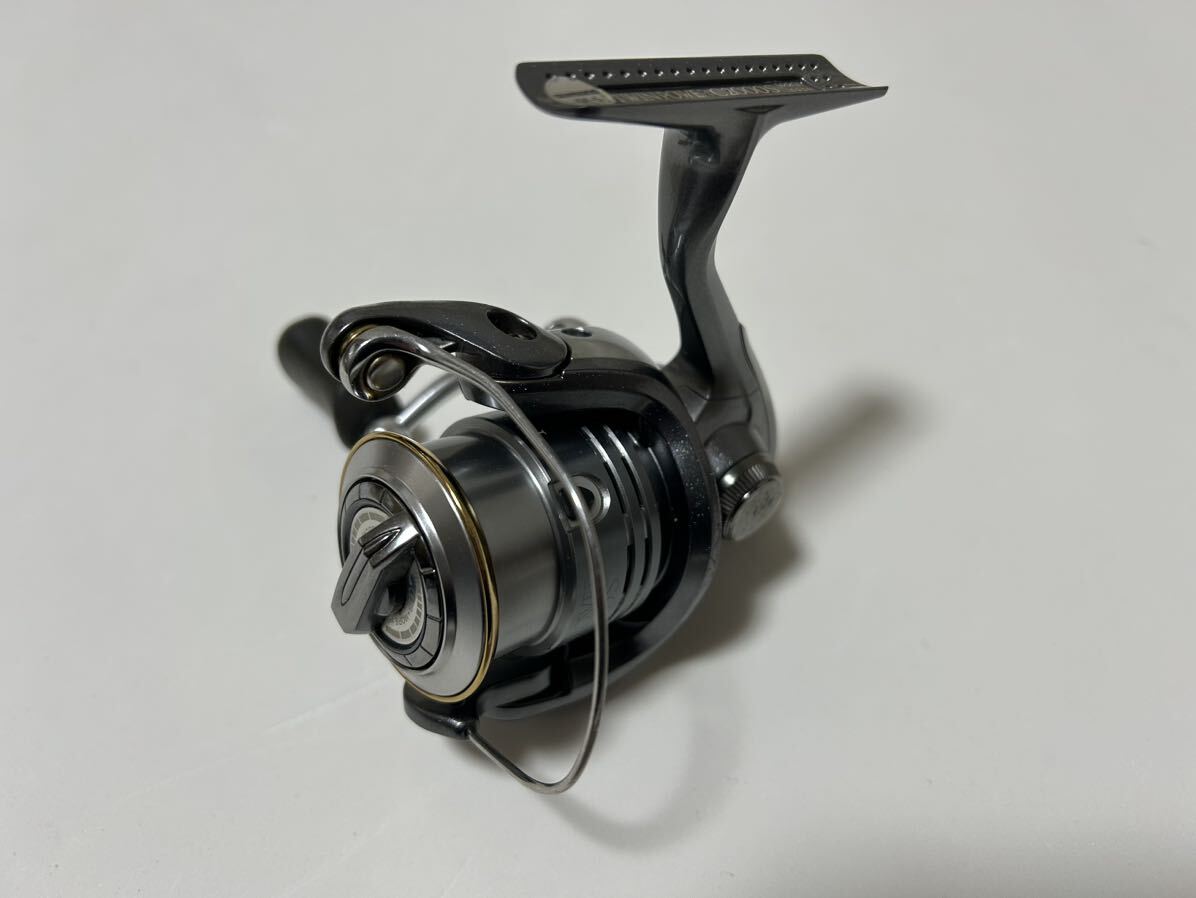 【 年式の割に比較的良品 】シマノ『 ツインパワー C2000S 』☆☆ SHIMANO 08 TWINPOWER ☆☆ 〜 Made in Japan 〜_画像2