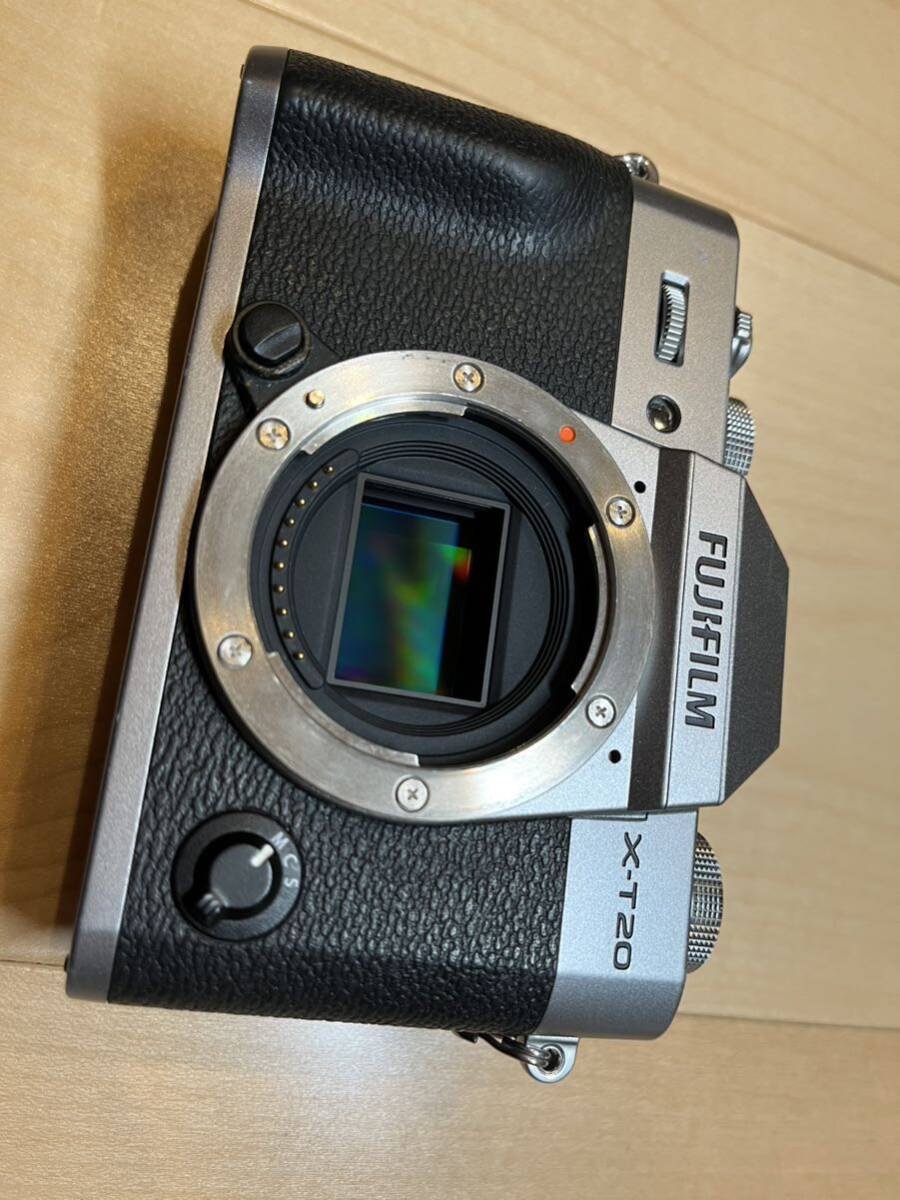 FUJIFILM X-T20 レンズキット (XF18-55mm F2.8-4 R LM OIS) シルバー 富士フィルム ミラーレス一眼カメラ _画像4