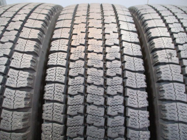 管理番号 R257 スタッドレス 中古トラック 205/85R16 117/115N LT 冬4本価格！TOYO DELVEX M935 2022年製_画像3