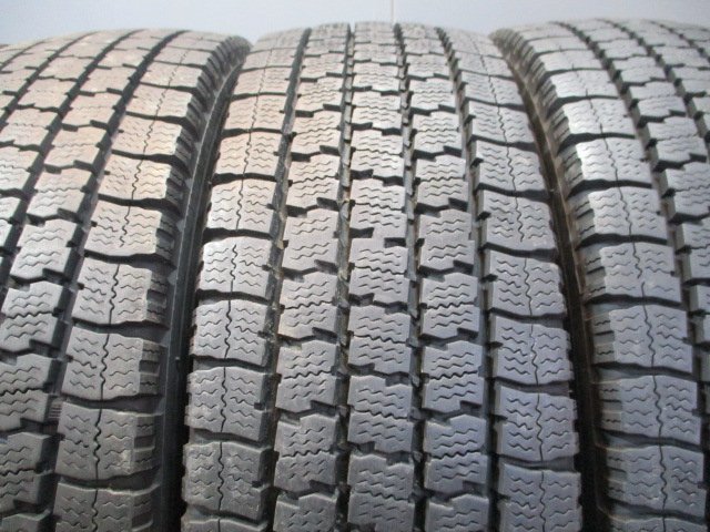 管理番号 R259 スタッドレス 中古トラック 205/70R17.5 115/113N LT 冬4本価格！TOYO DELVEX M935 法人宛/営業所止め送料無料_画像4