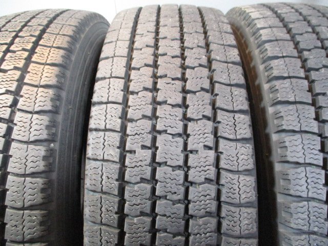 管理番号 R263 スタッドレス 中古トラック 215/70R17.5 118/116N LT 冬4本価格！2021年製 TOYO DELVEX M935 法人宛/営業所止め送料無料_画像4