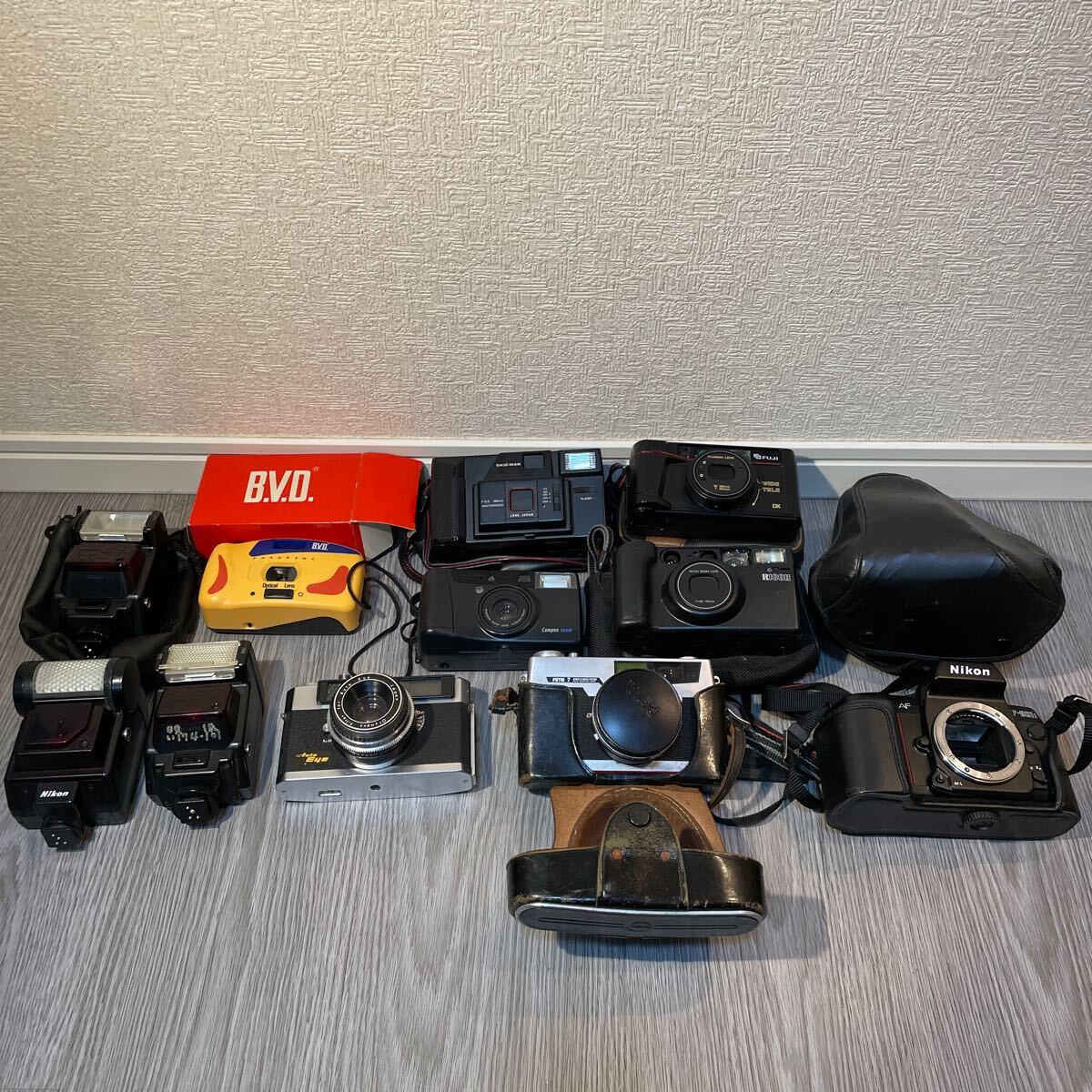 フィルムカメラ 各種おまとめセット！Nikon F-801s、PETRI、RICOH、Fuji、OLYMPUS などなど！の画像1