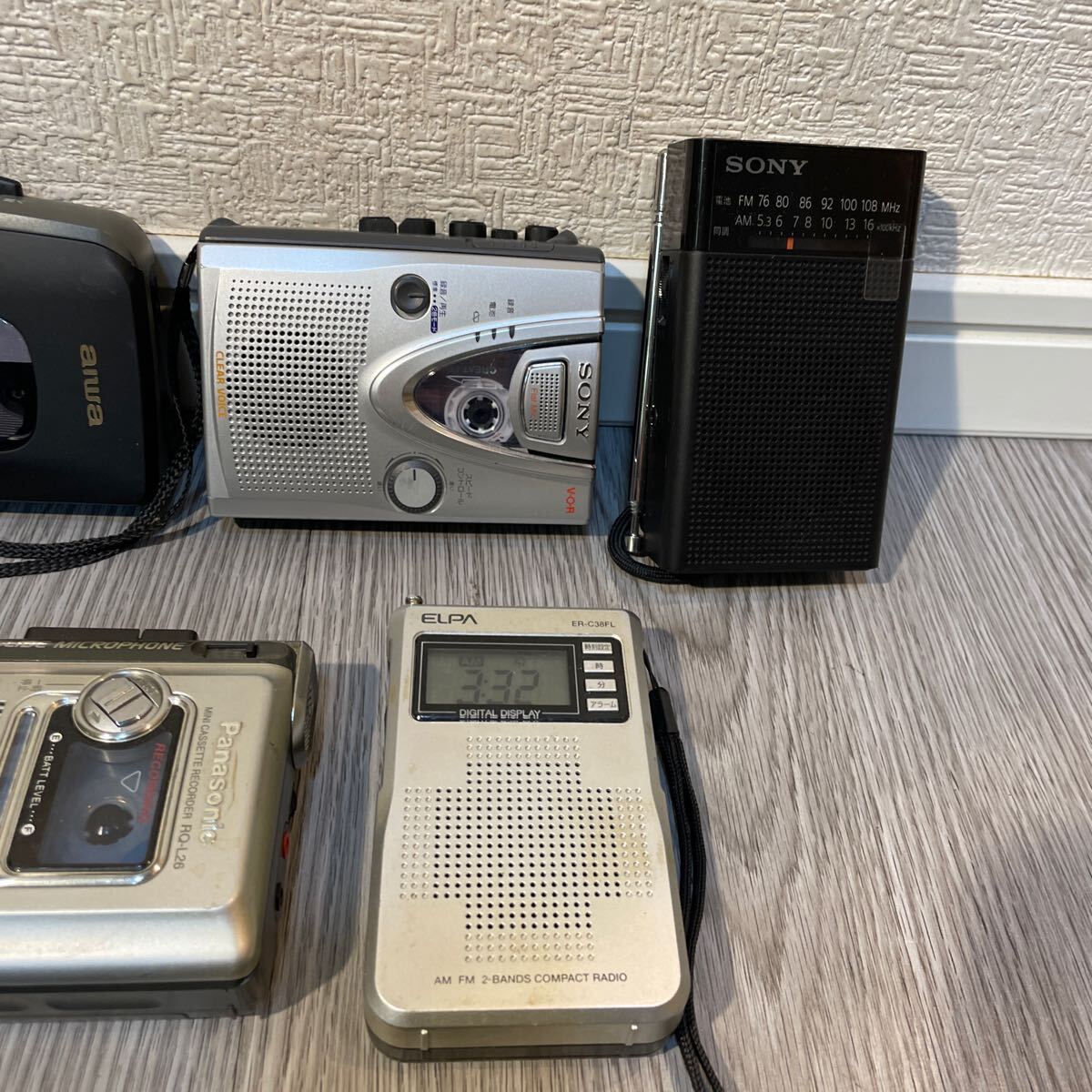 ガラケー、iPod、ウォークマン、ラジオ、カセットレコーダーなどおまとめ！SONY、AIWA、REGZAガラケー_画像3