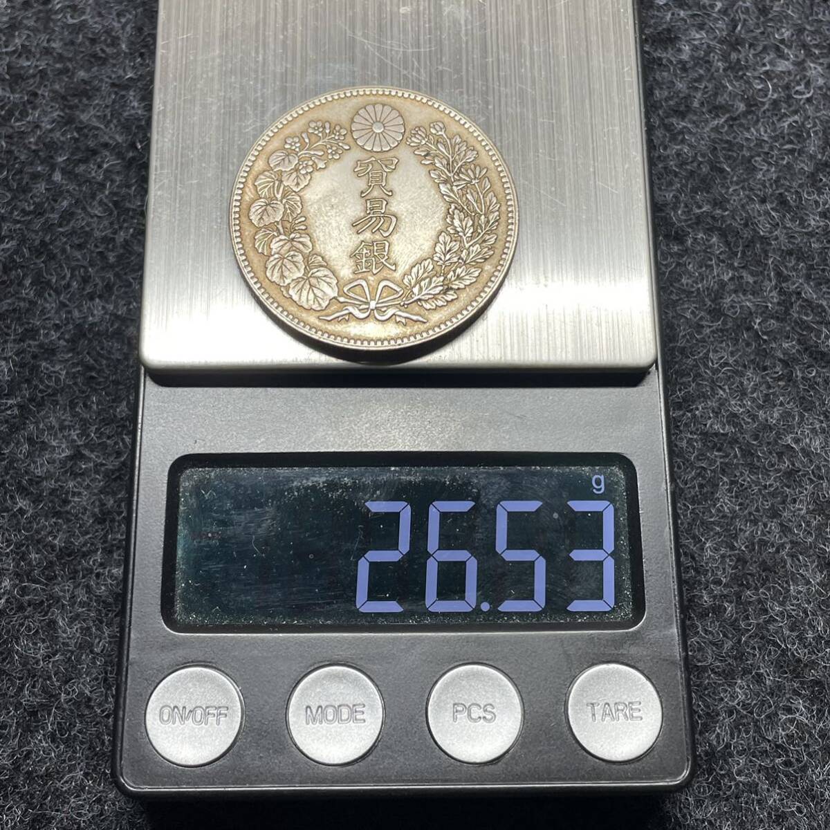 一圓　日本明治10年　貿易銀 1円銀貨 日本銀貨 大型硬貨 コイン　332_画像5