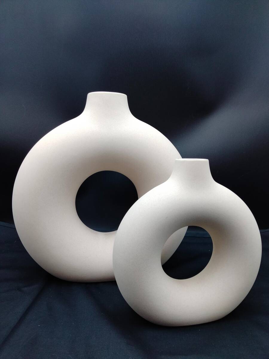 (I-2403FB6) doughnuts design flower base 2 piece set * ivory * flower vase * reference price Y5,798*mote Leroux m exhibition goods * interior * objet d'art 