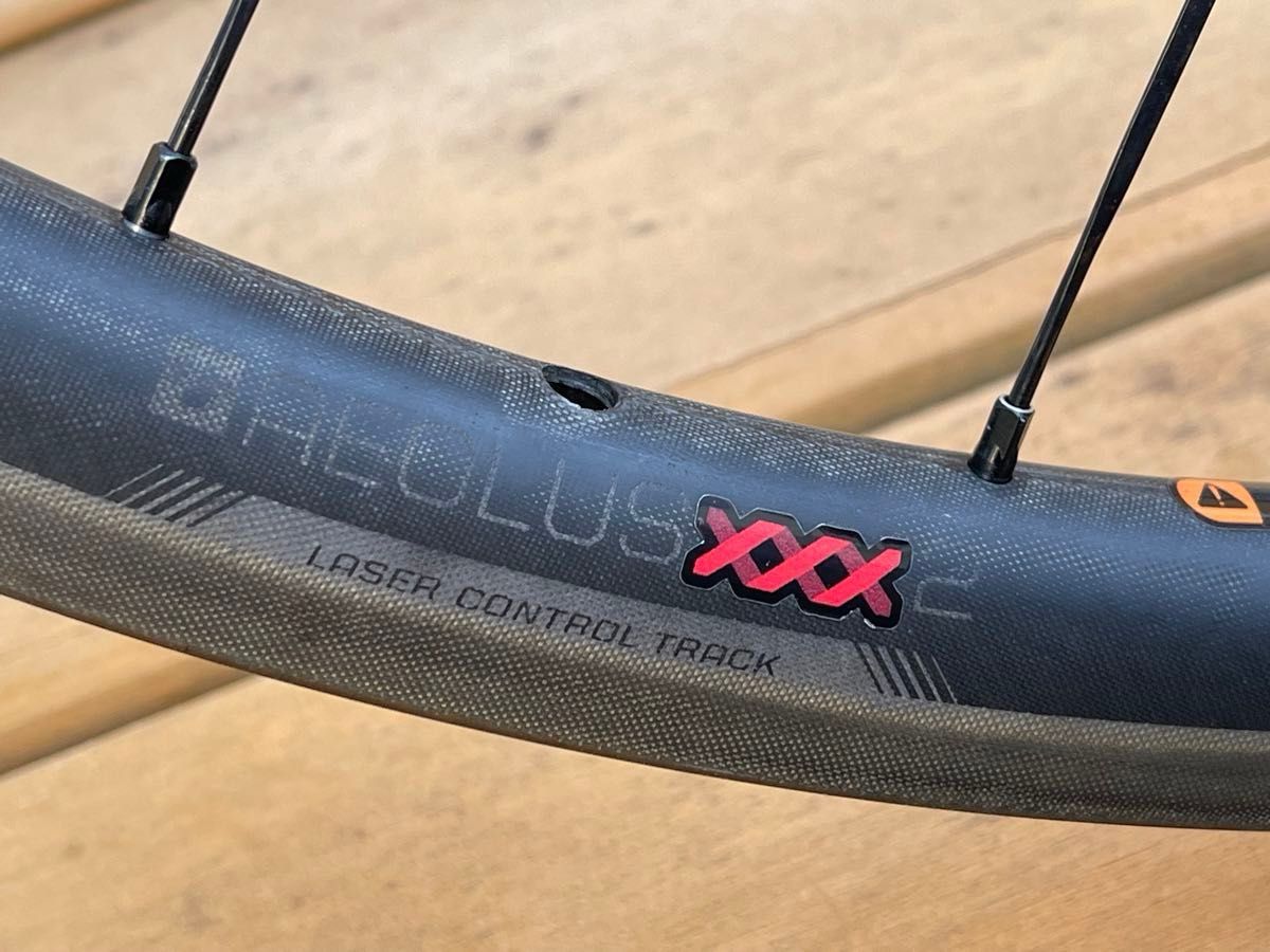 Bontrager Aeolus XXX 2 TLR Clincher ロードホイール