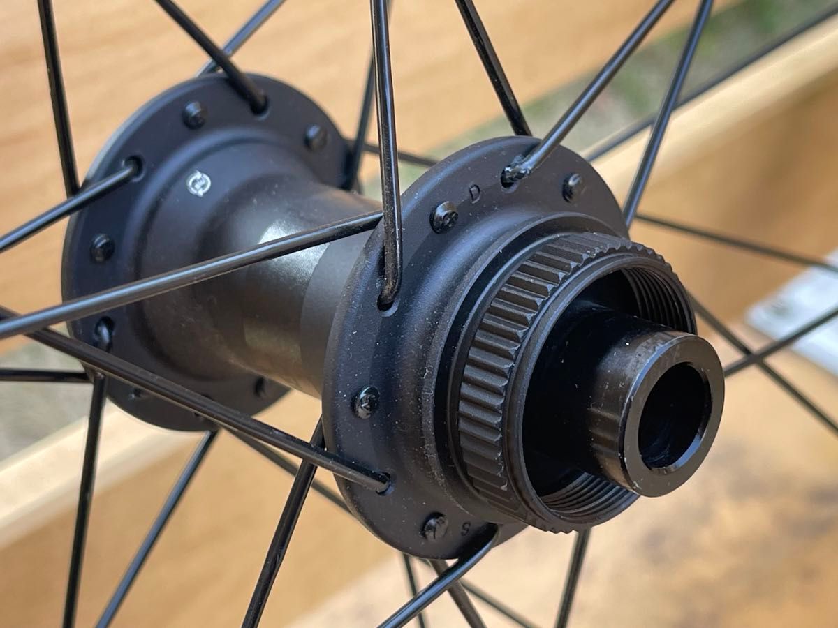 Bontrager Paradigm TLR Disc Road Wheel タイヤ付き