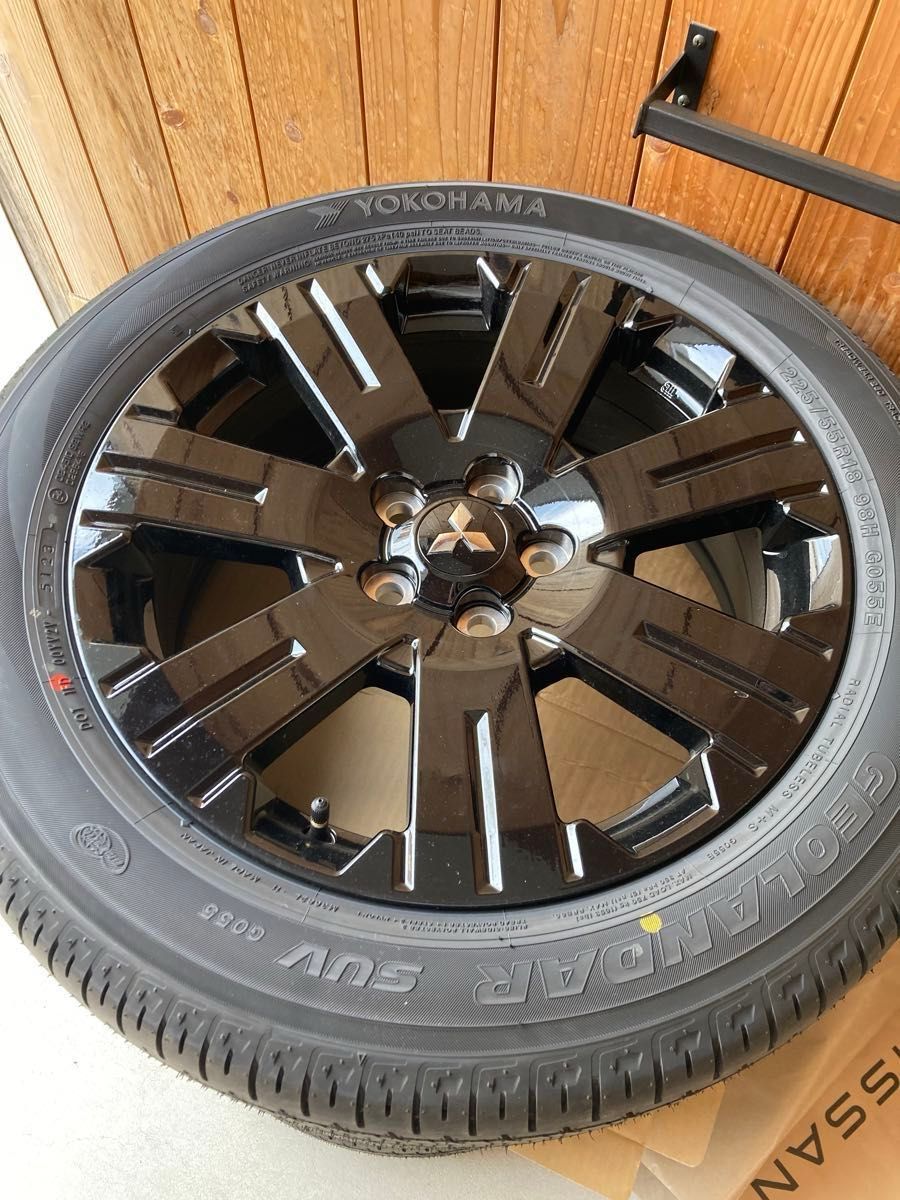 デリカD 5 シャモニー 純正 タイヤホイール4本セット 新車 デリカD 5 シャモニー 純正 タイヤホイール4本セット 新車