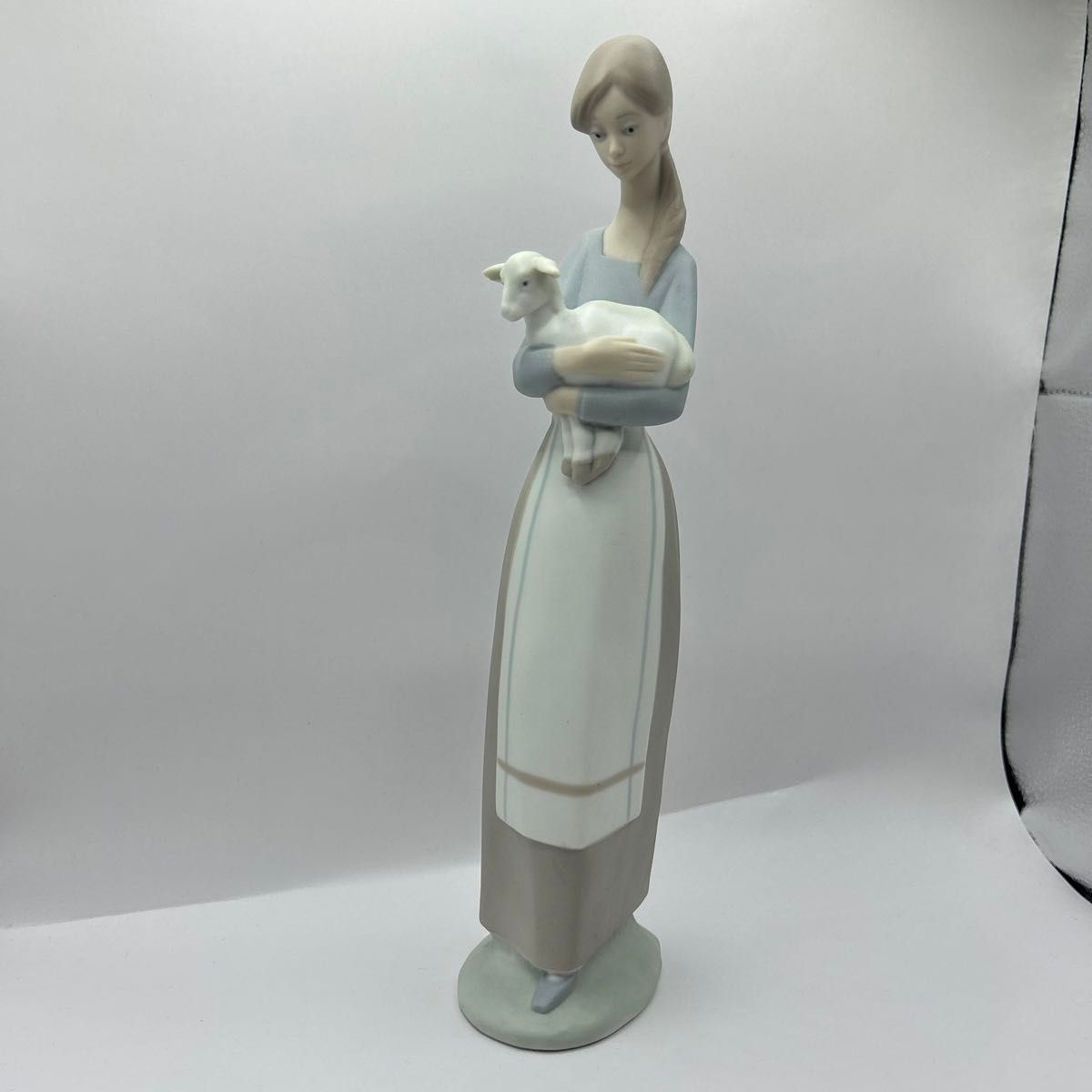 リヤドロ LLADRO 陶器人形  少女と子山羊